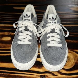 Women’s ADIDAS VULC Size 5 NWT Grey Suede